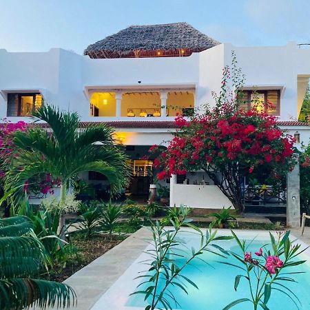 Pucci House Watamu Bed & Breakfast Exterior photo