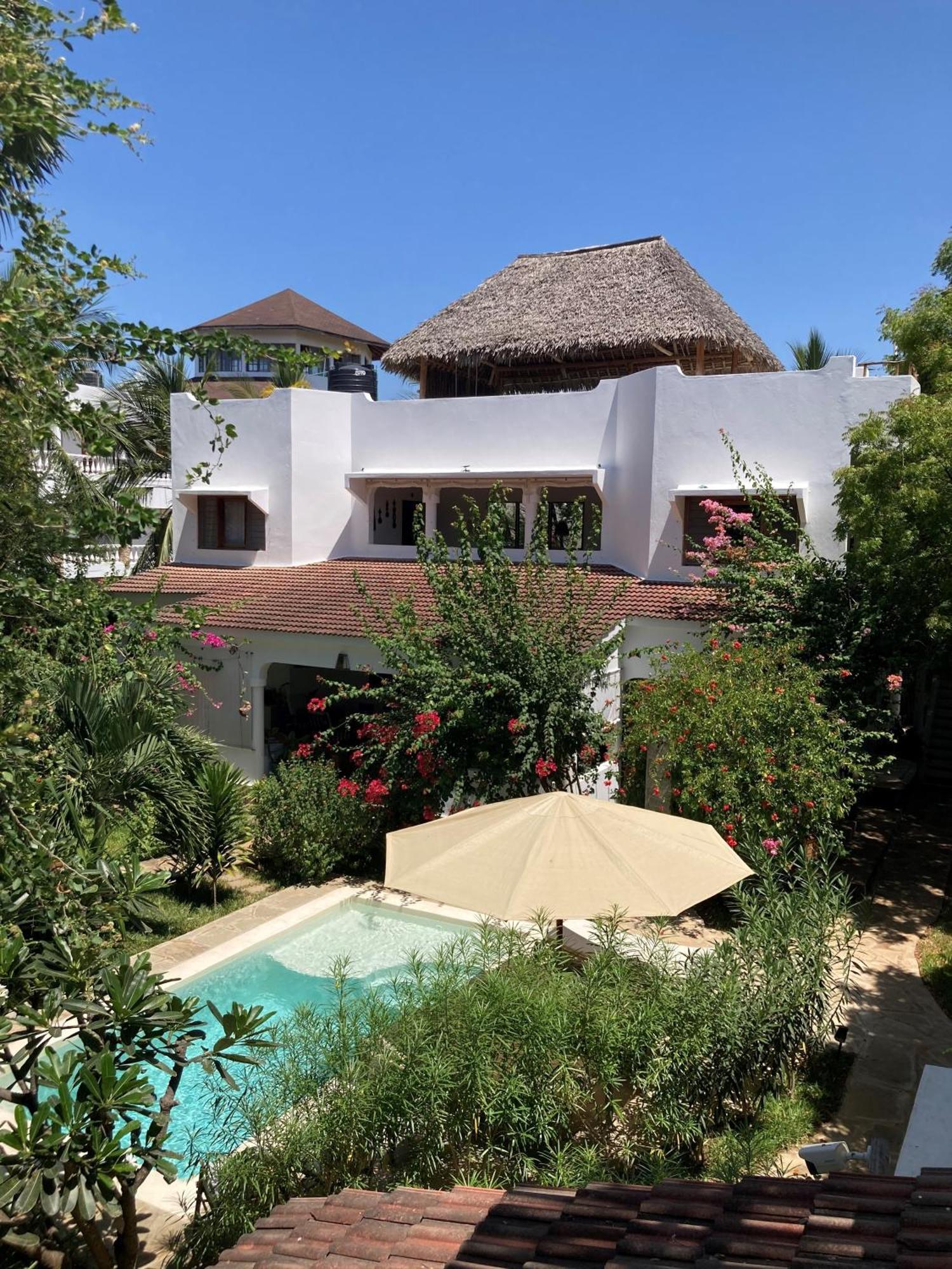 Pucci House Watamu Bed & Breakfast Exterior photo